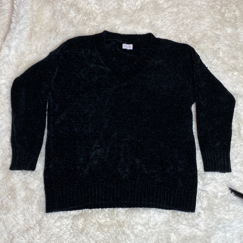 Pink lily knitted sweater black